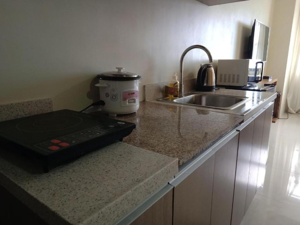 Апартаменты Horizon 101 A2 Shortwalk Robinson Mall Mango Square Bar Себу Экстерьер фото